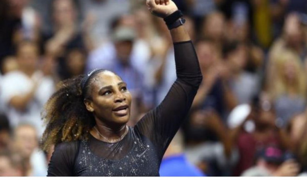 Us Open Serena Williams Beats Danka Kovinic To Extend New York Farewell